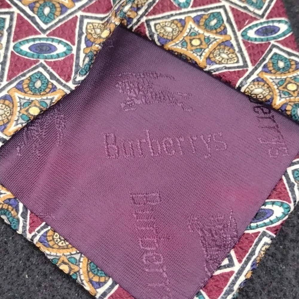 Burberry - Picture 3 of 3